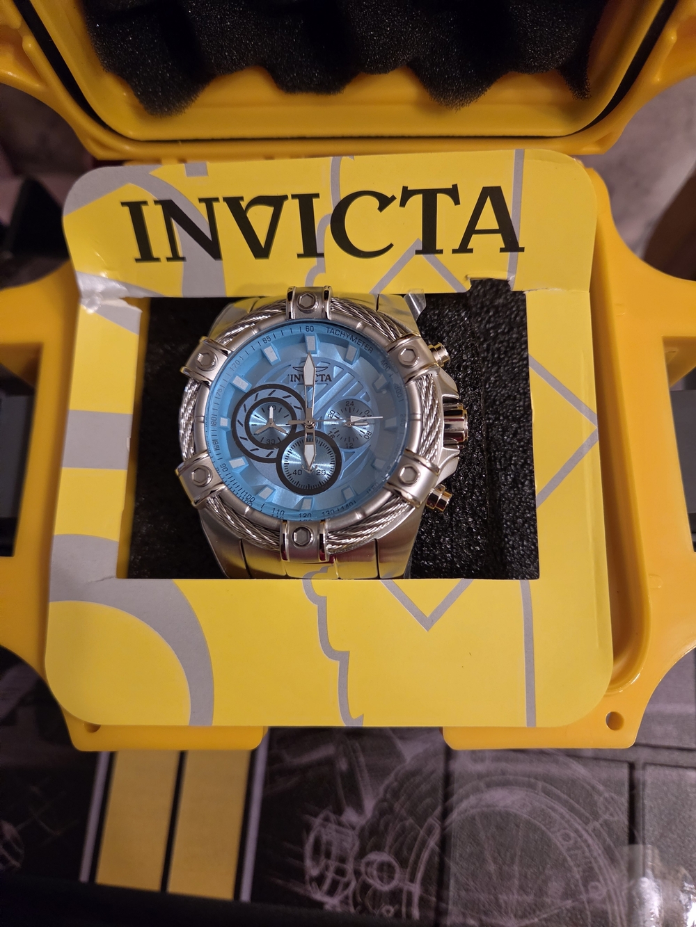 Invicta Silver Chronograph Watch with Blue Dial & Single Watch Invicta Case